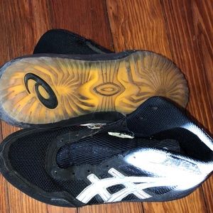 Asics wrestling shoes